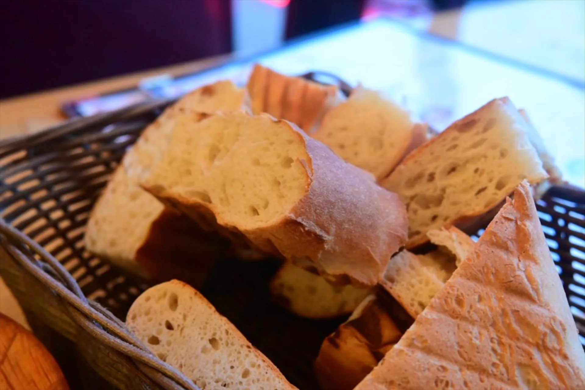 Basket of fresh clay-oven shoti bread
